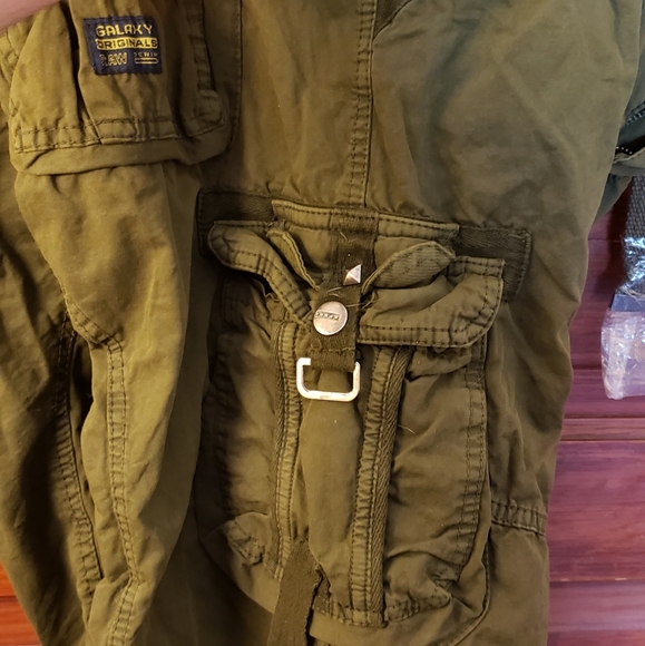 Cargo Shorts NWT (38=34) - Picture 6 of 7